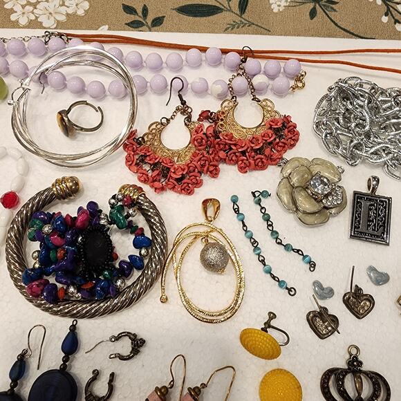 Jewelry Craft Lot 2+ Lbs 60+ Pieces Vintage Modern Wear Repair Upcycle AS IS - Picture 14 of 15